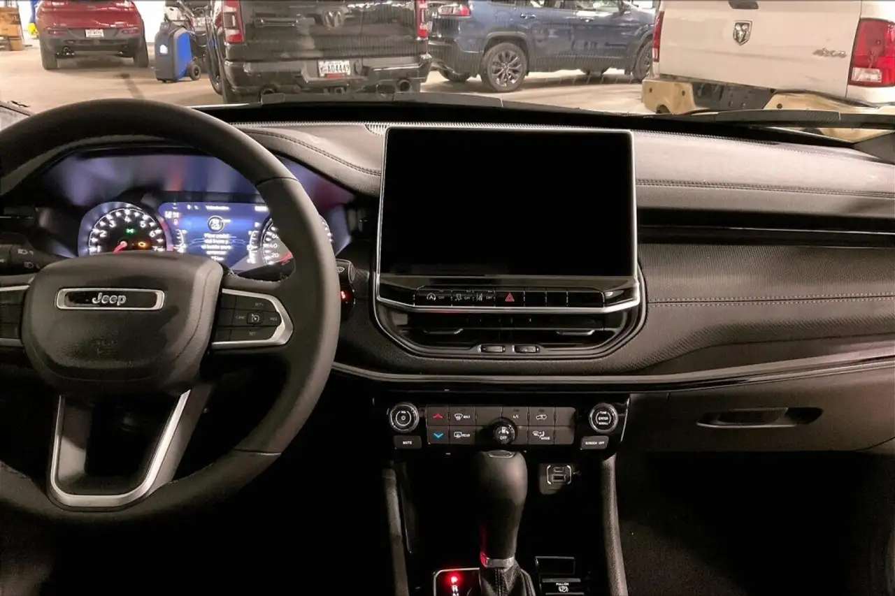 Jeep Compass photo Jeep Compass