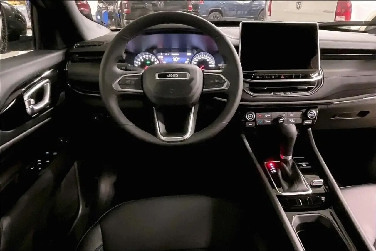 Jeep Compass photo Jeep Compass