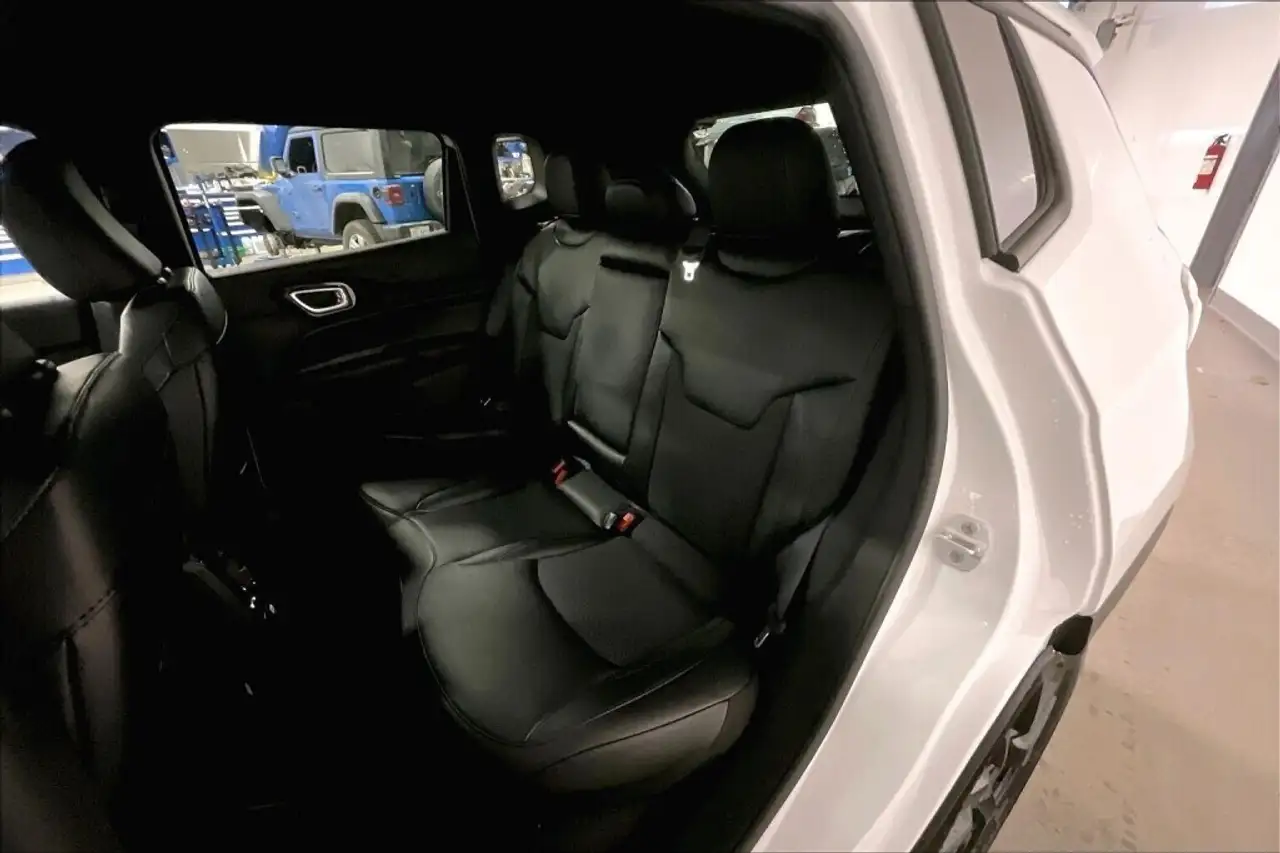 Jeep Compass photo Jeep Compass