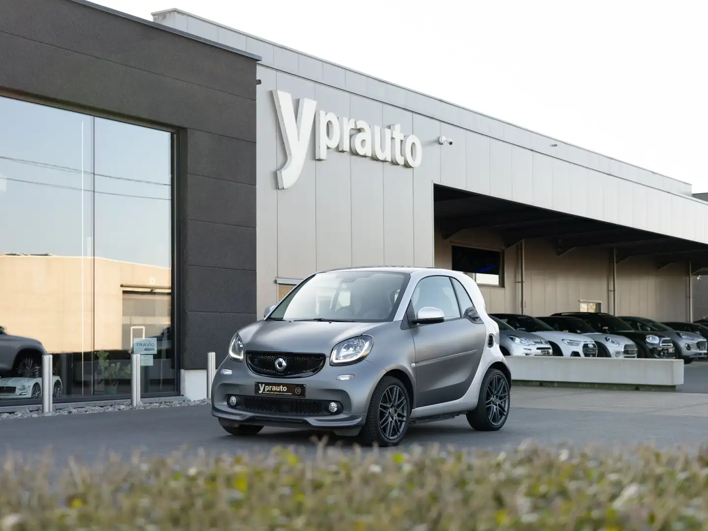 smart forTwo Coupé EQ BRABUS 17.6 kWh Comfort+ (EU6.2) Grey - 1