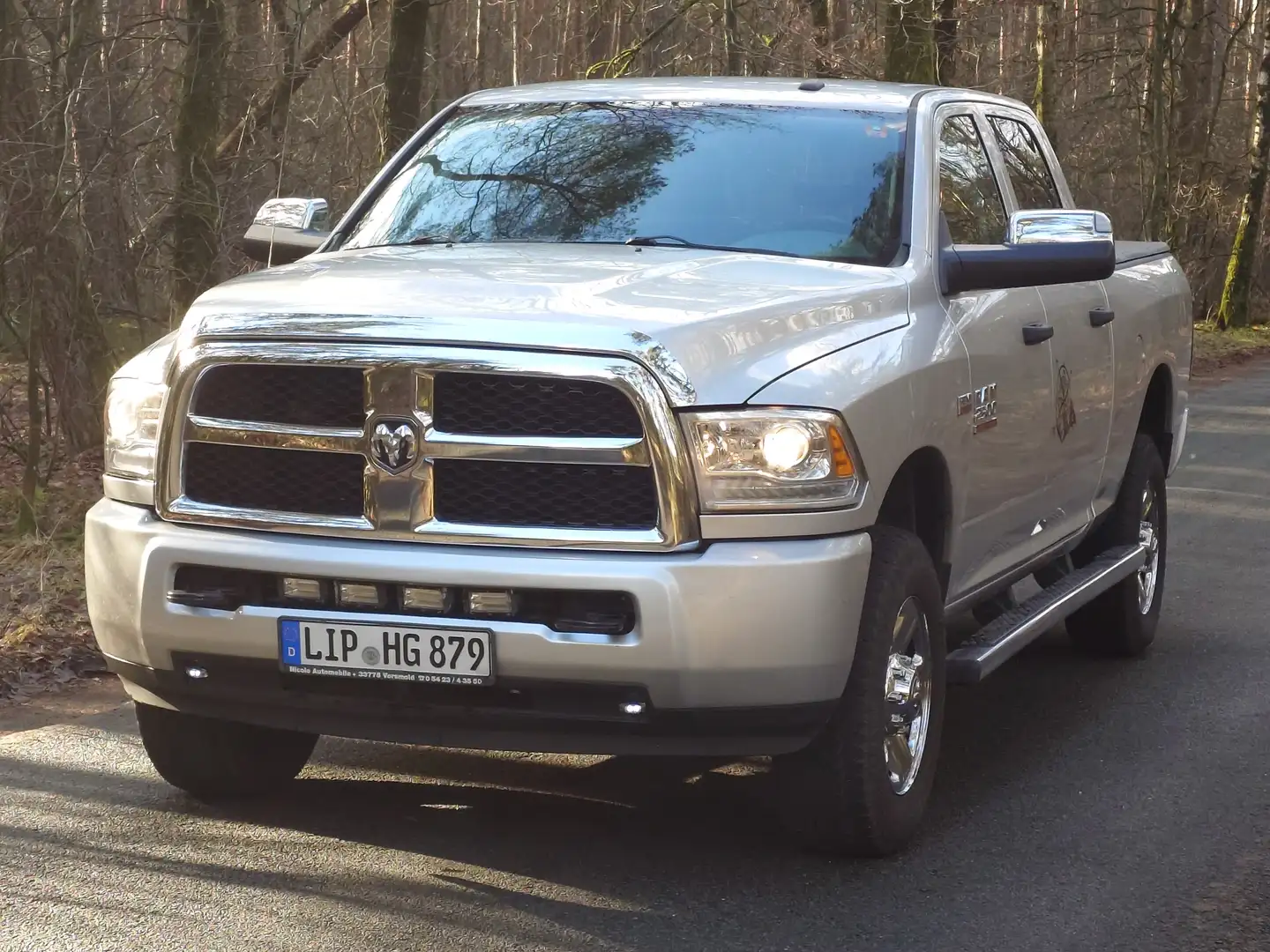 Dodge RAM 2500  6.4l mit AHK/ 280l Gas Stříbrná - 1