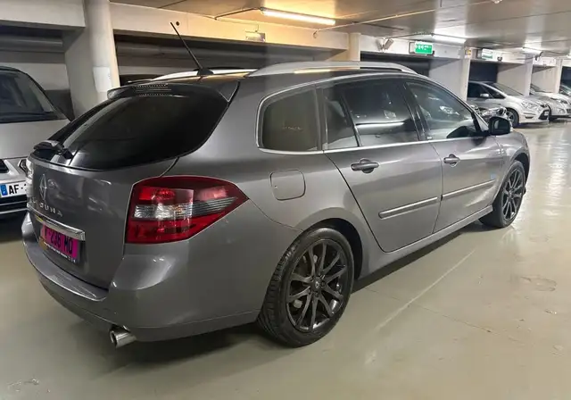Renault Laguna view 2