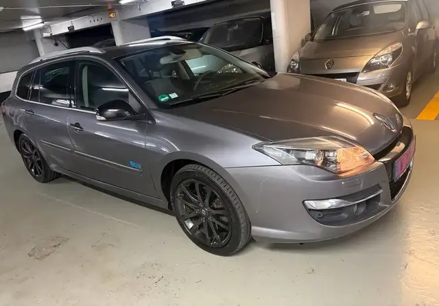 2011 Renault Laguna in Grey for sale