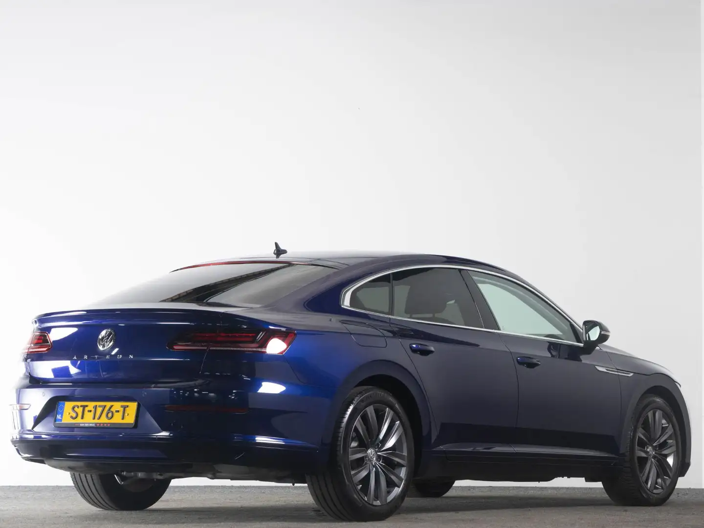 Volkswagen Arteon AUTOMAAT 1.5 TSI 150 PK DSG | LED | Navigatie | Ac Blauw - 2
