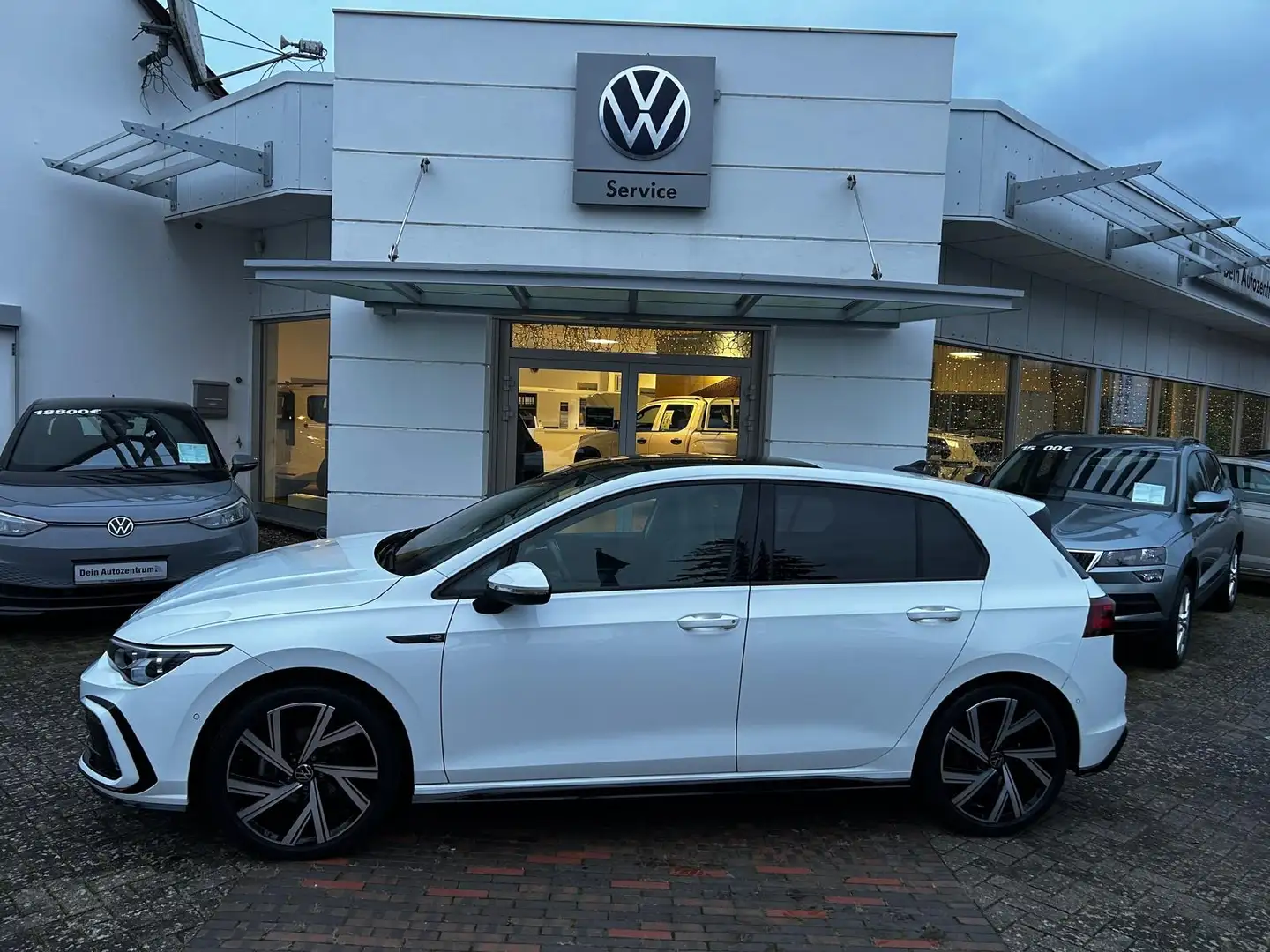 Volkswagen Golf 8 CD 1.5 eTSI DSG R-Line Weiß - 2