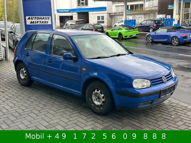 Volkswagen Golf view 3