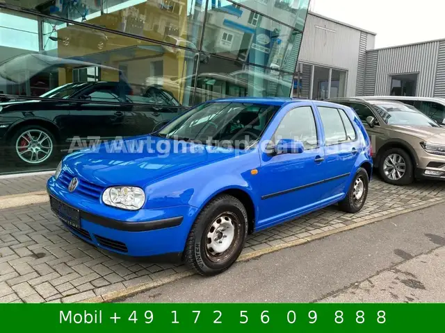 Volkswagen Golf view 2