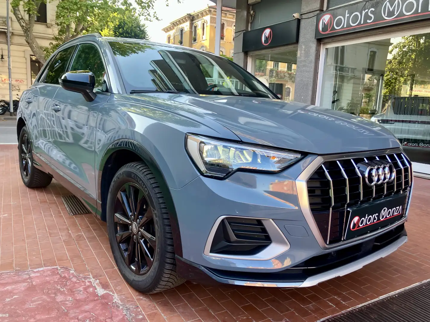 Audi Q3 Q3 s-tronic Business plus*AUTOMATICO*NAVI*RADAR* Grigio - 1