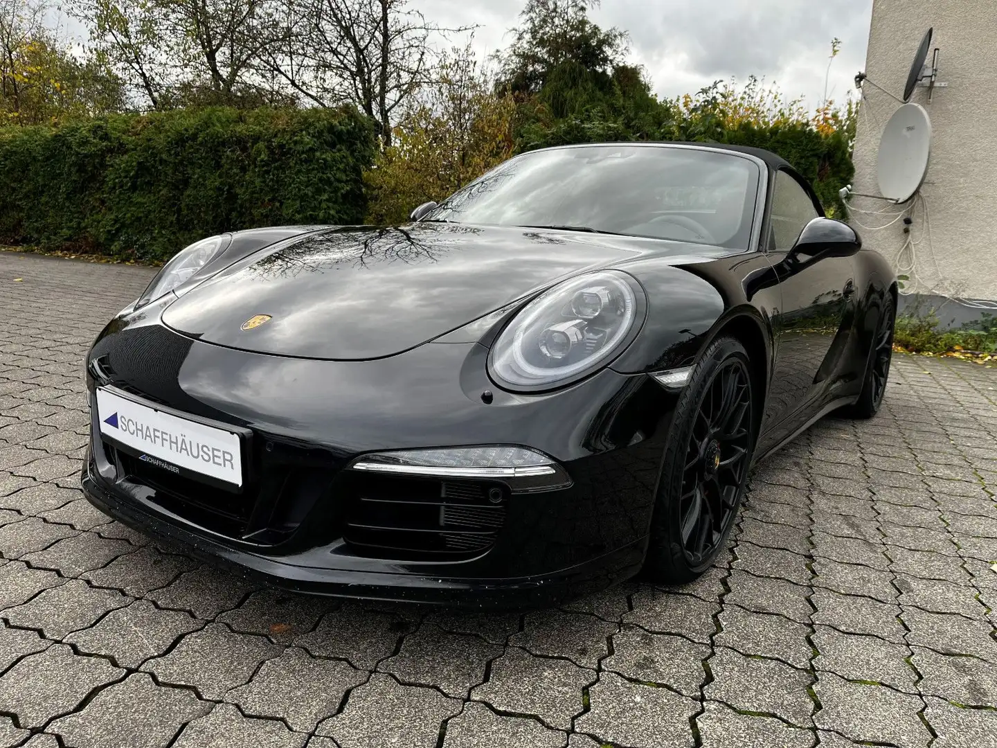 Porsche 911 Carrera 4 GTS Cabrio Approved 02/2027 Schwarz - 1