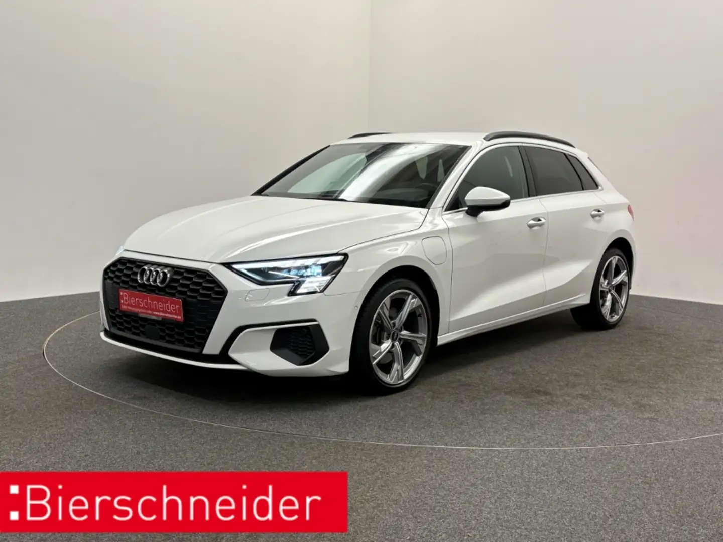 Audi A3 Sportback 40 TFSI e S tronic line MATRIX B&O AHK A Weiß - 1