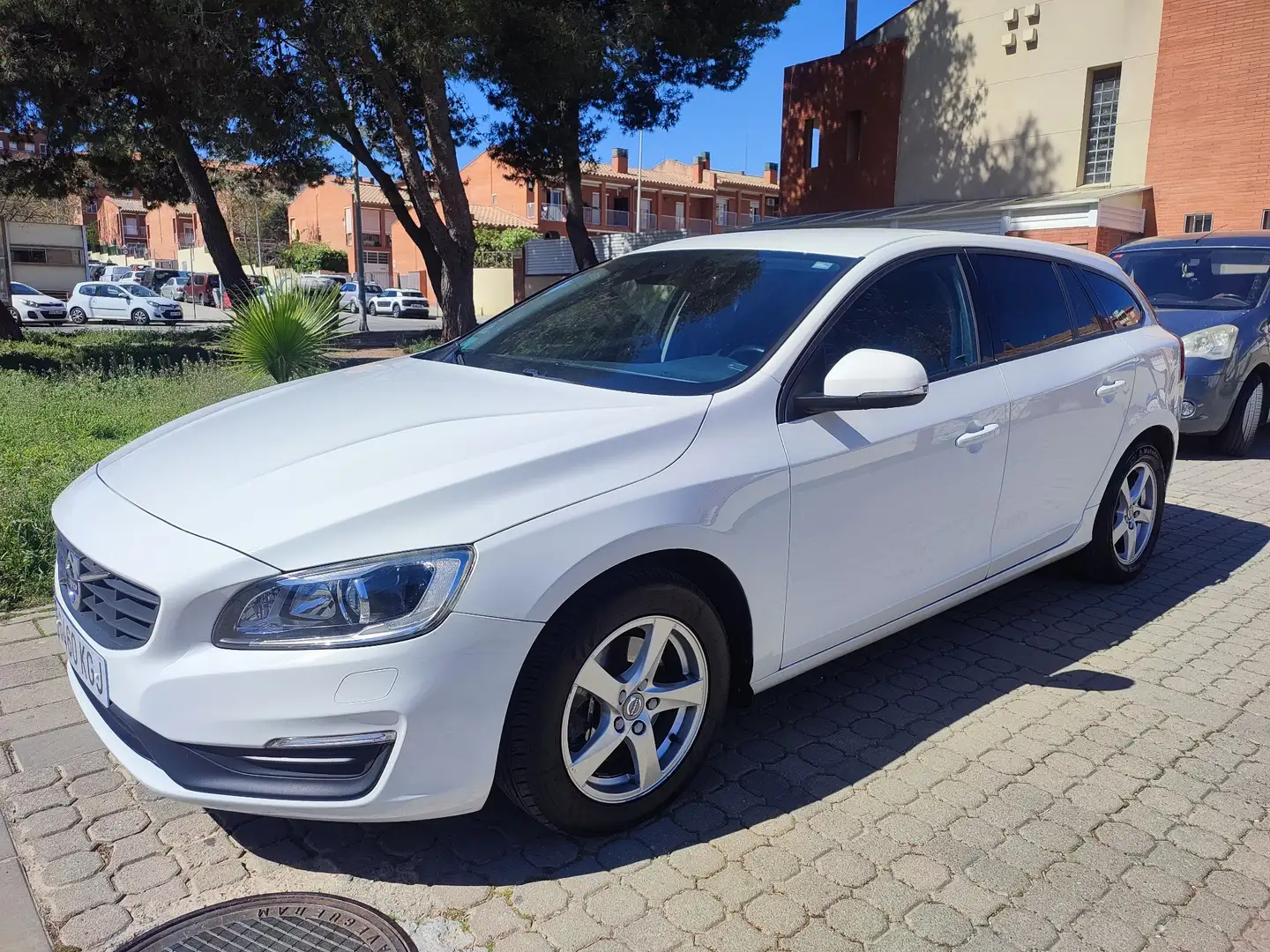 Volvo V60 D3 Kinetic 2.0d 150 CV - 1