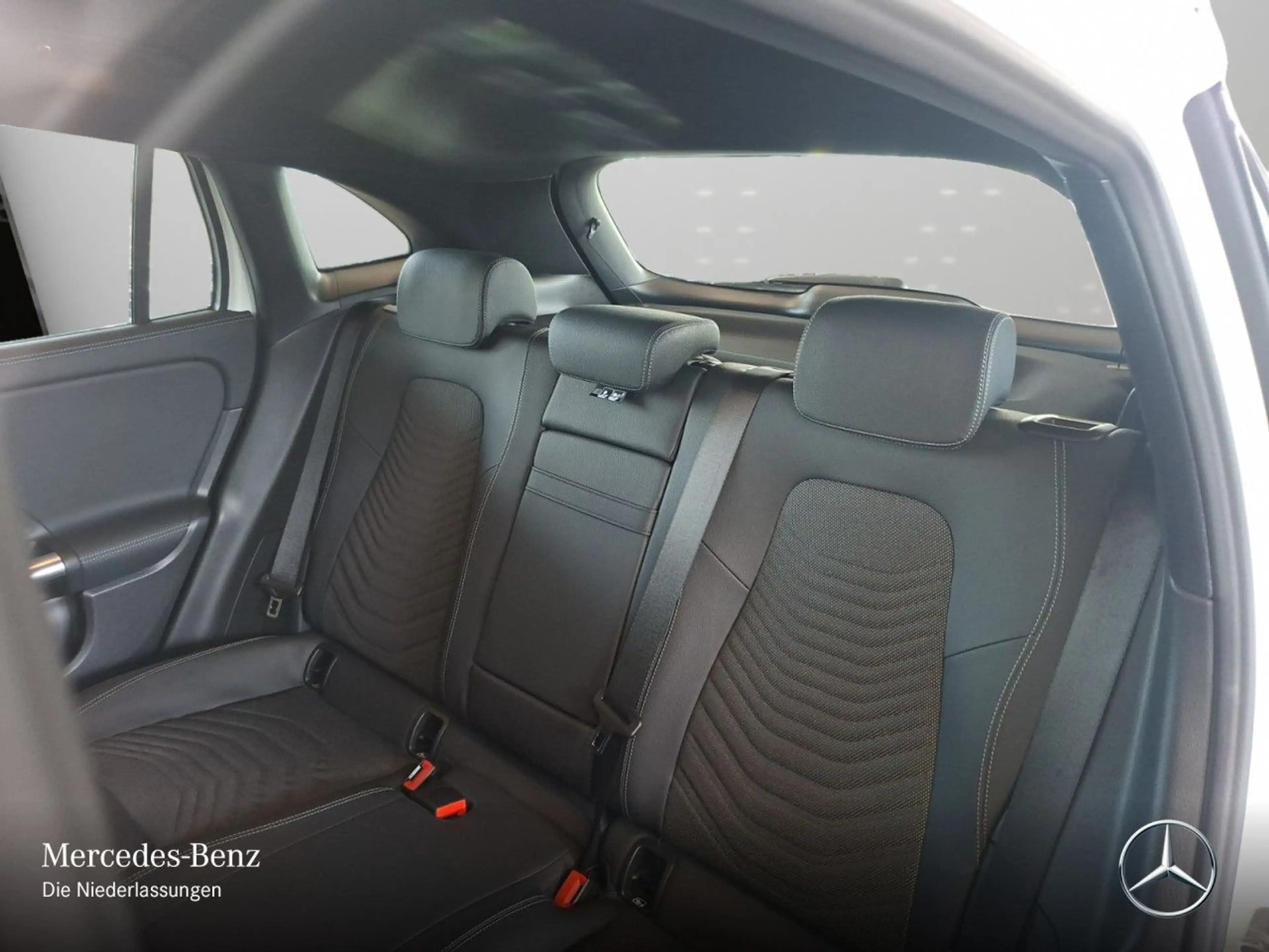 Mercedes-Benz EQA 250 PROG+PLUS-PAKET+AHK+360+KEYLESS+SPUR — photo 12