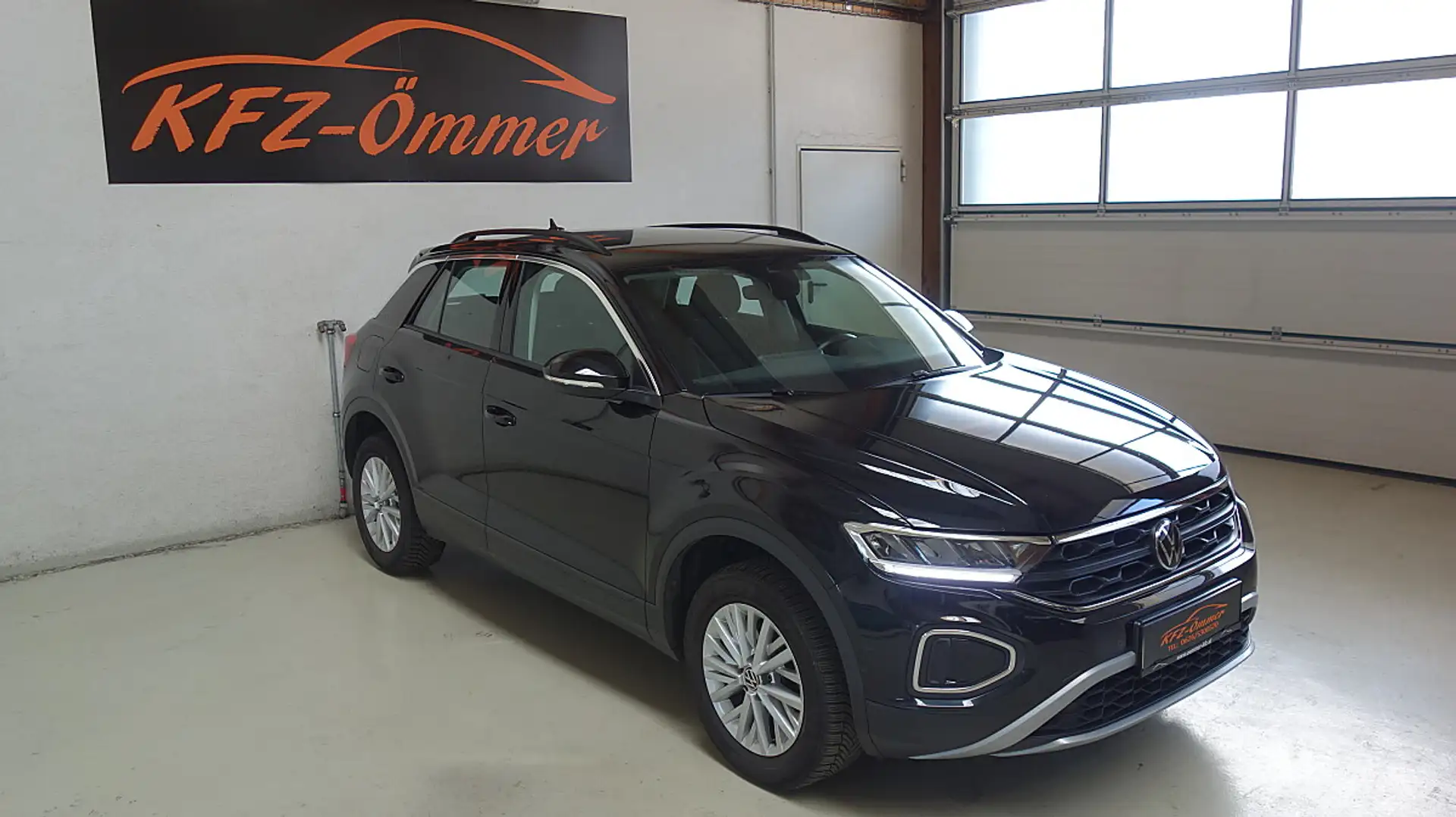 Volkswagen T-Roc 1,5 TSI ACT Life DSG, Kamera,Virtual,Radar,LED,... Schwarz - 2