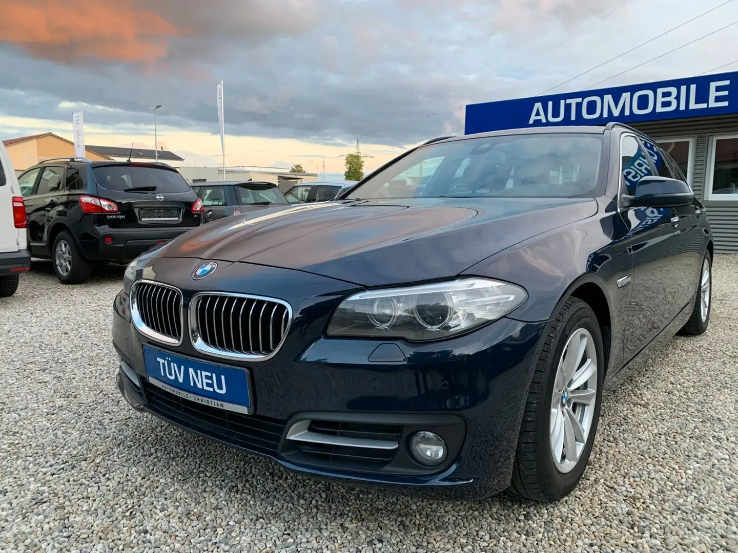 BMW 535 d Touring Navi Prof Head Up Bi-Xenon Leder Blau - 2