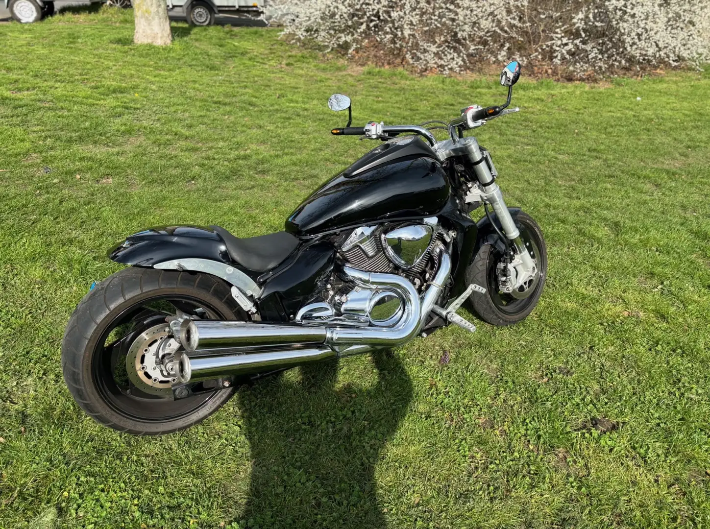 Suzuki VZR 1800 Intruder Schwarz - 1