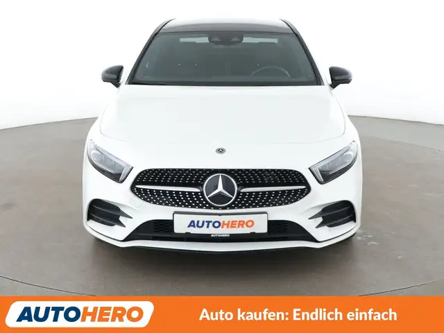 Mercedes-Benz 250 view 9