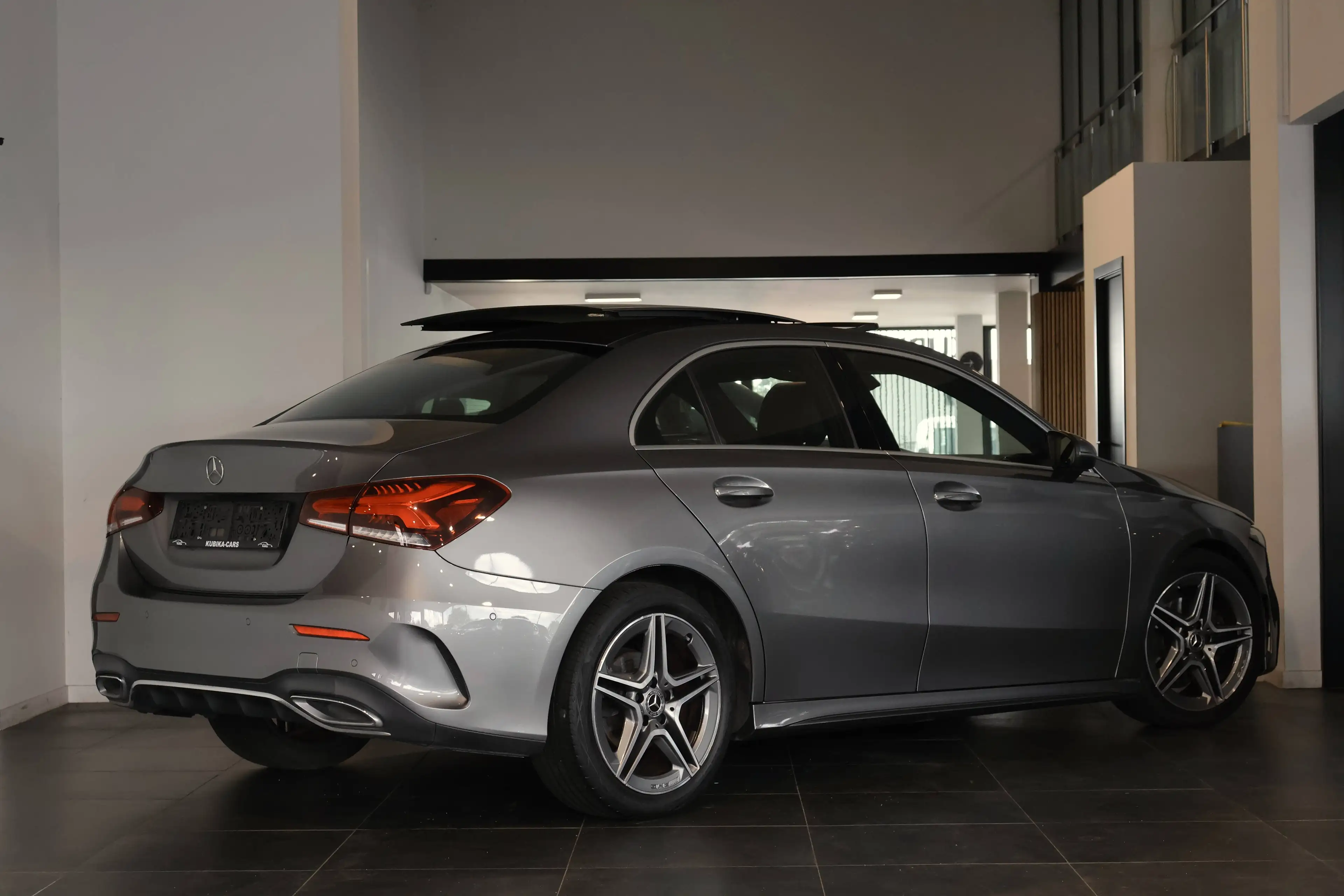 Mercedes-Benz A 180 A 180 d AMG Pakket Memory LED Ambiance PANO Garantie * — photo 5