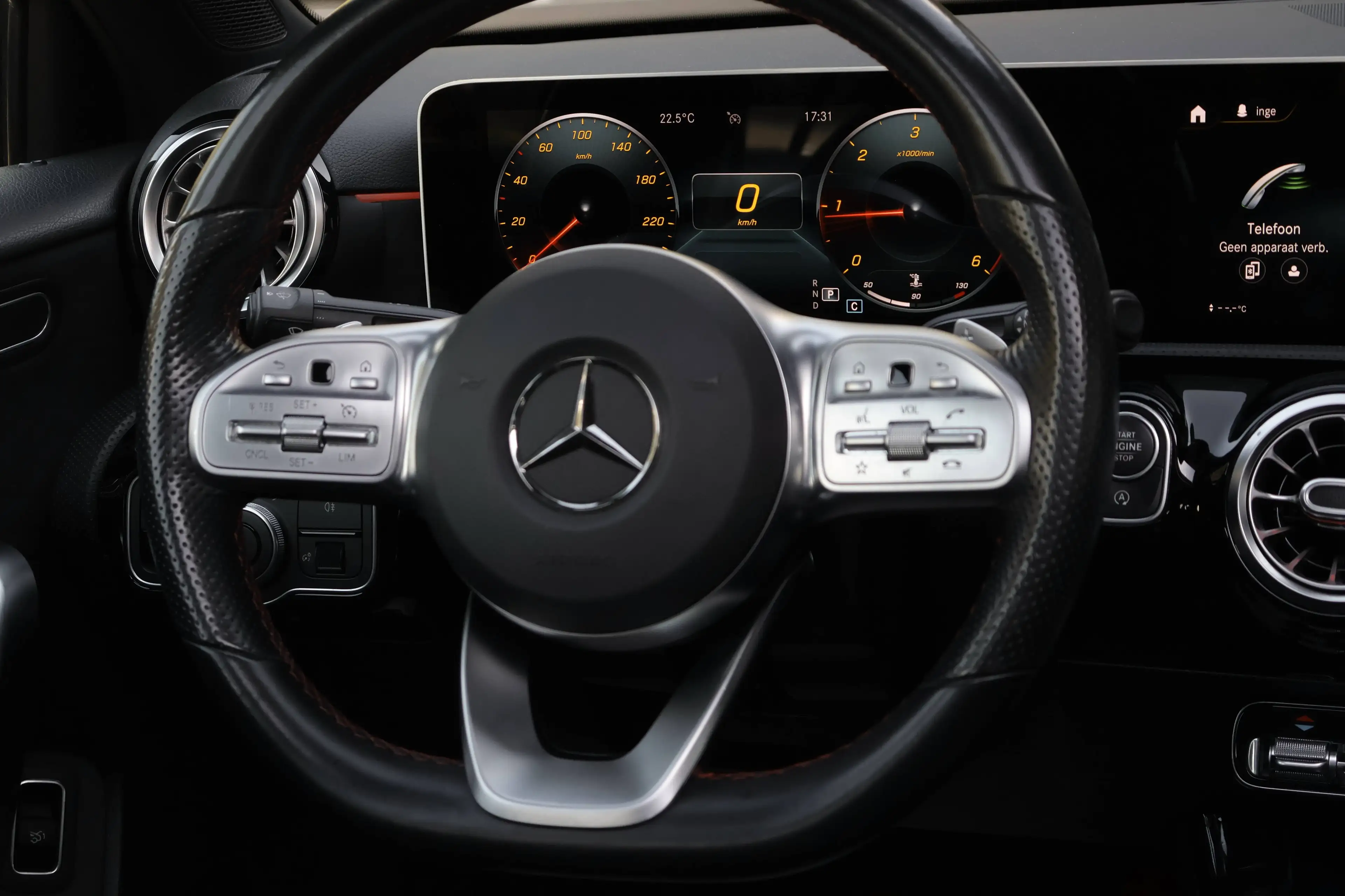 Mercedes-Benz A 180 A 180 d AMG Pakket Memory LED Ambiance PANO Garantie * — photo 11