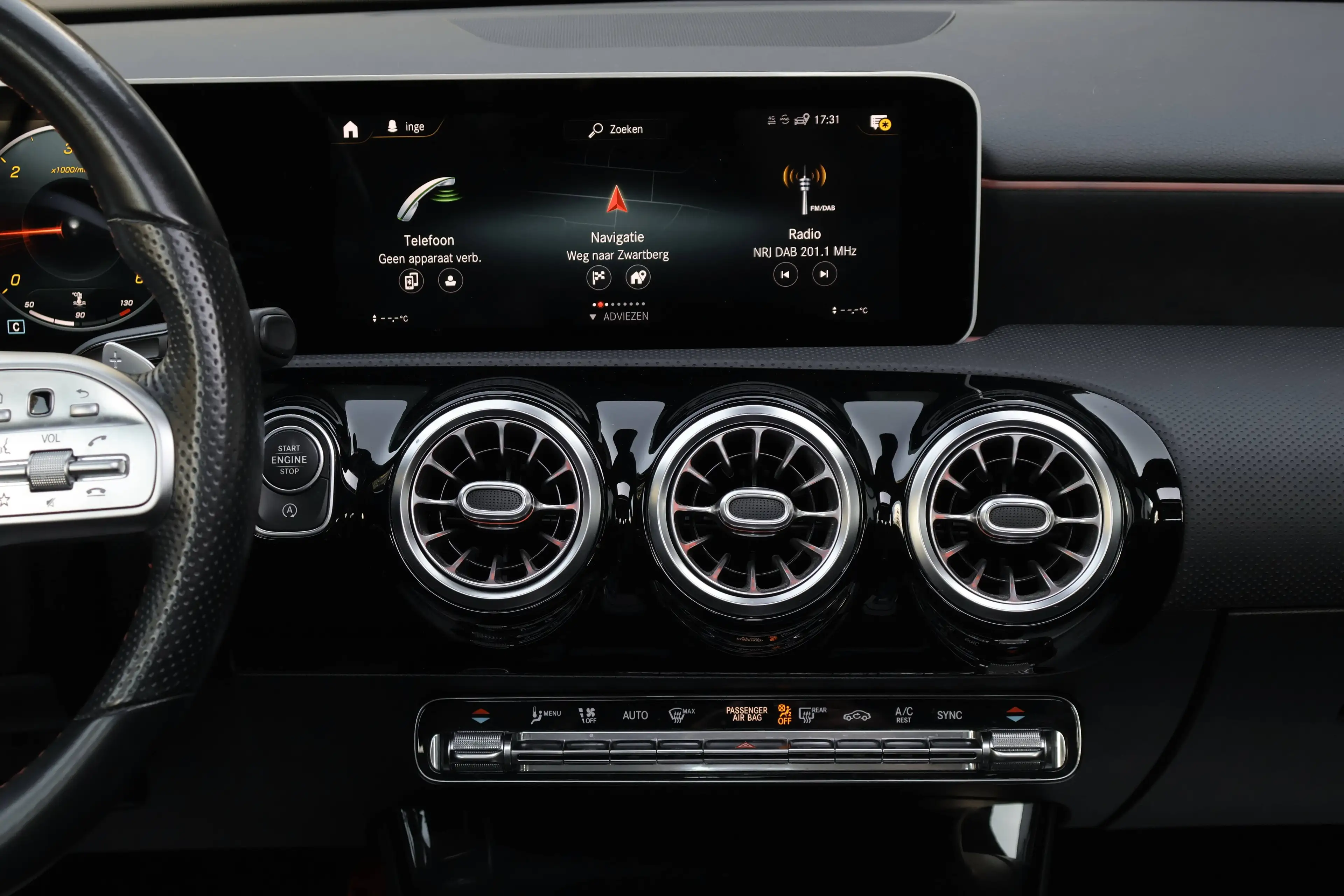 Mercedes-Benz A 180 A 180 d AMG Pakket Memory LED Ambiance PANO Garantie * — photo 12