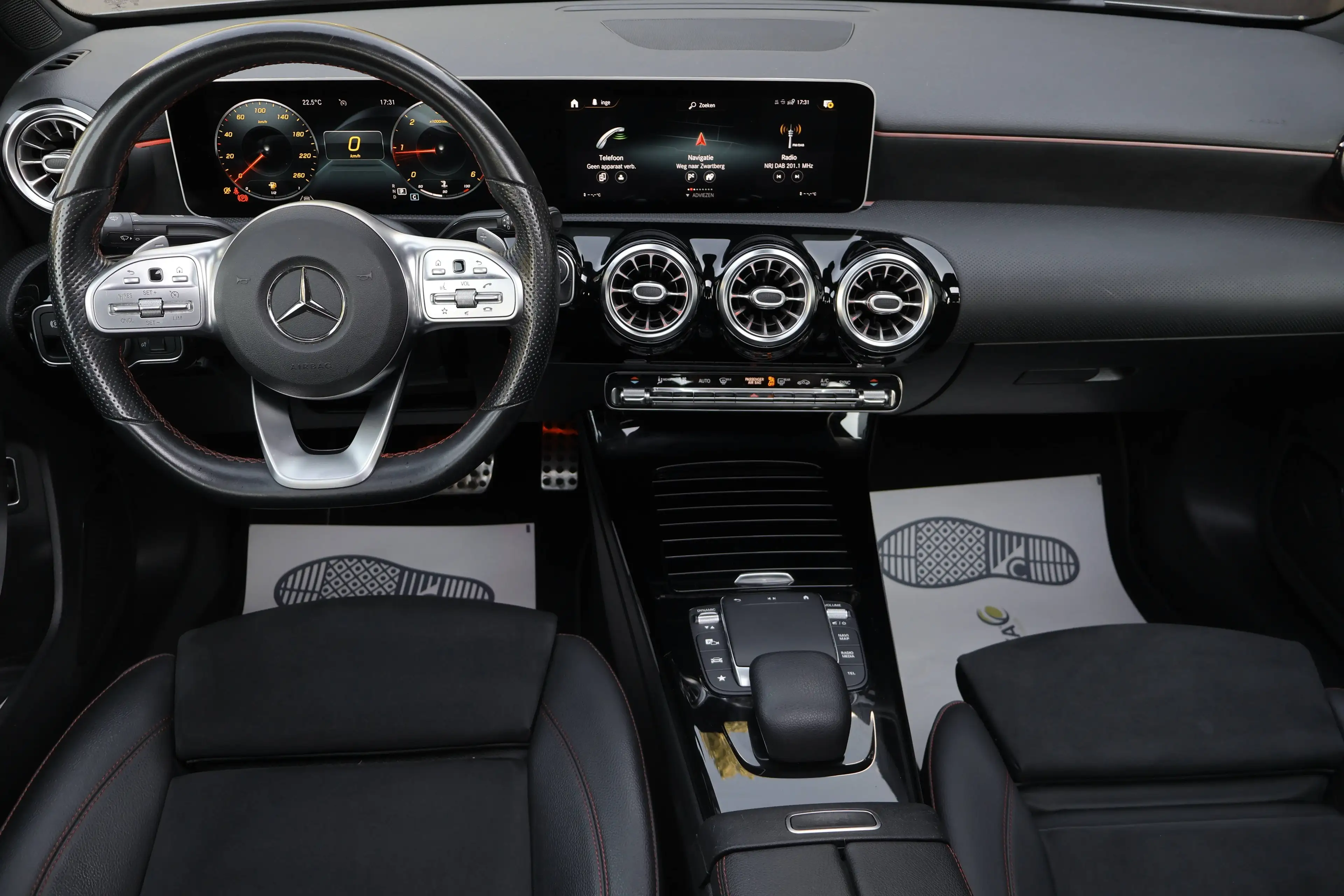 Mercedes-Benz A 180 A 180 d AMG Pakket Memory LED Ambiance PANO Garantie * — photo 10
