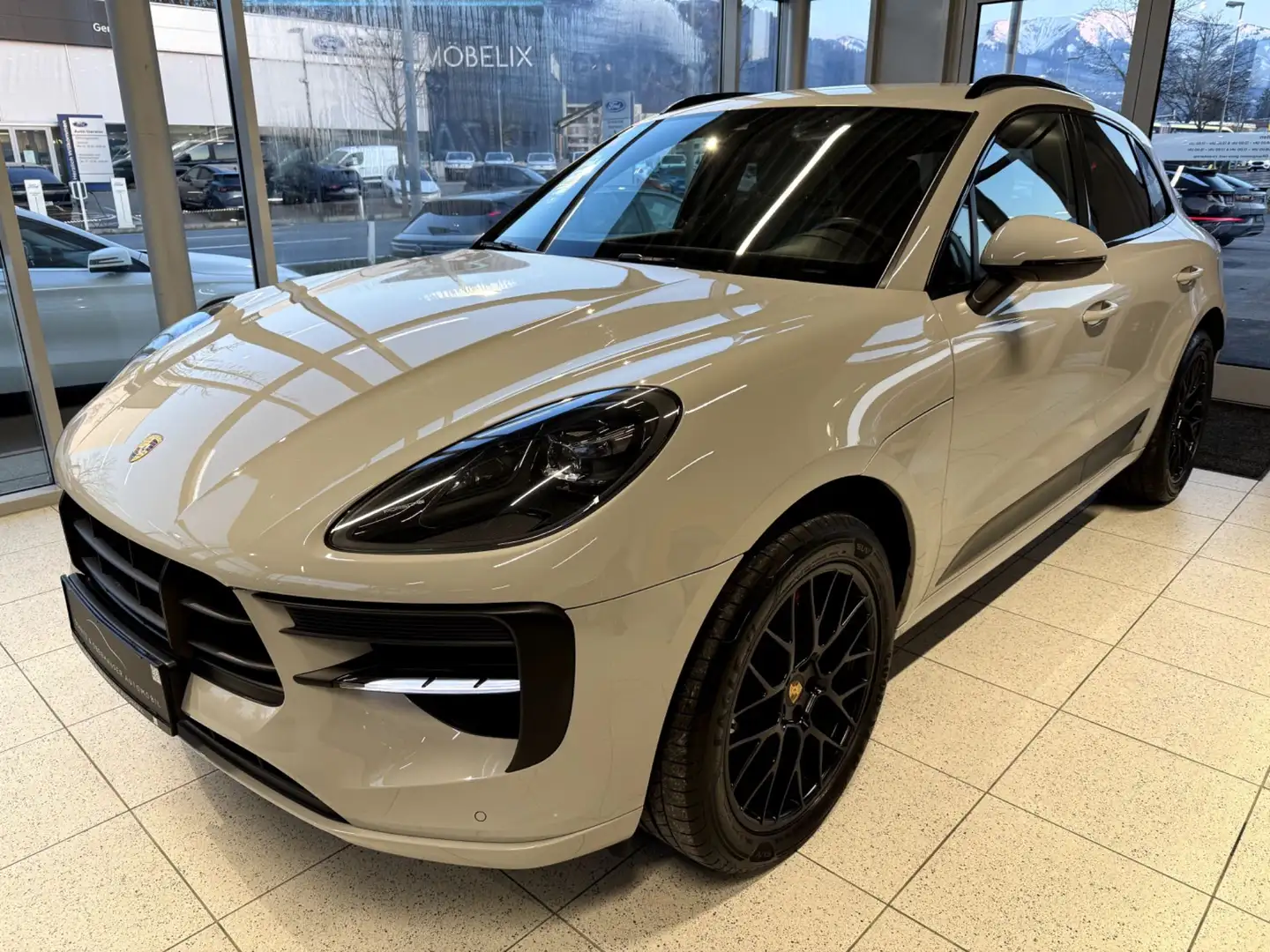Porsche Macan GTS II Silber - 1