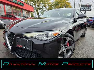 Q4 AWD *Navigation / Leather / Sunroof / Rear Cam*