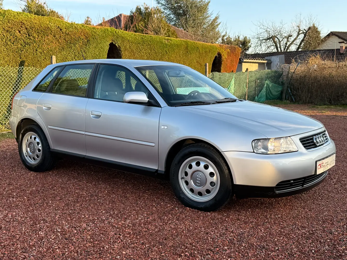 Audi A3 1.6 102 cv Ambition "1ière Main" Gris - 2