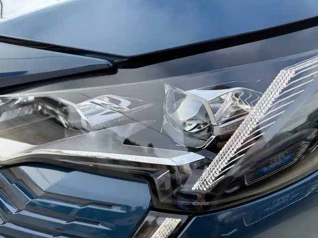 Peugeot 5008 view 11