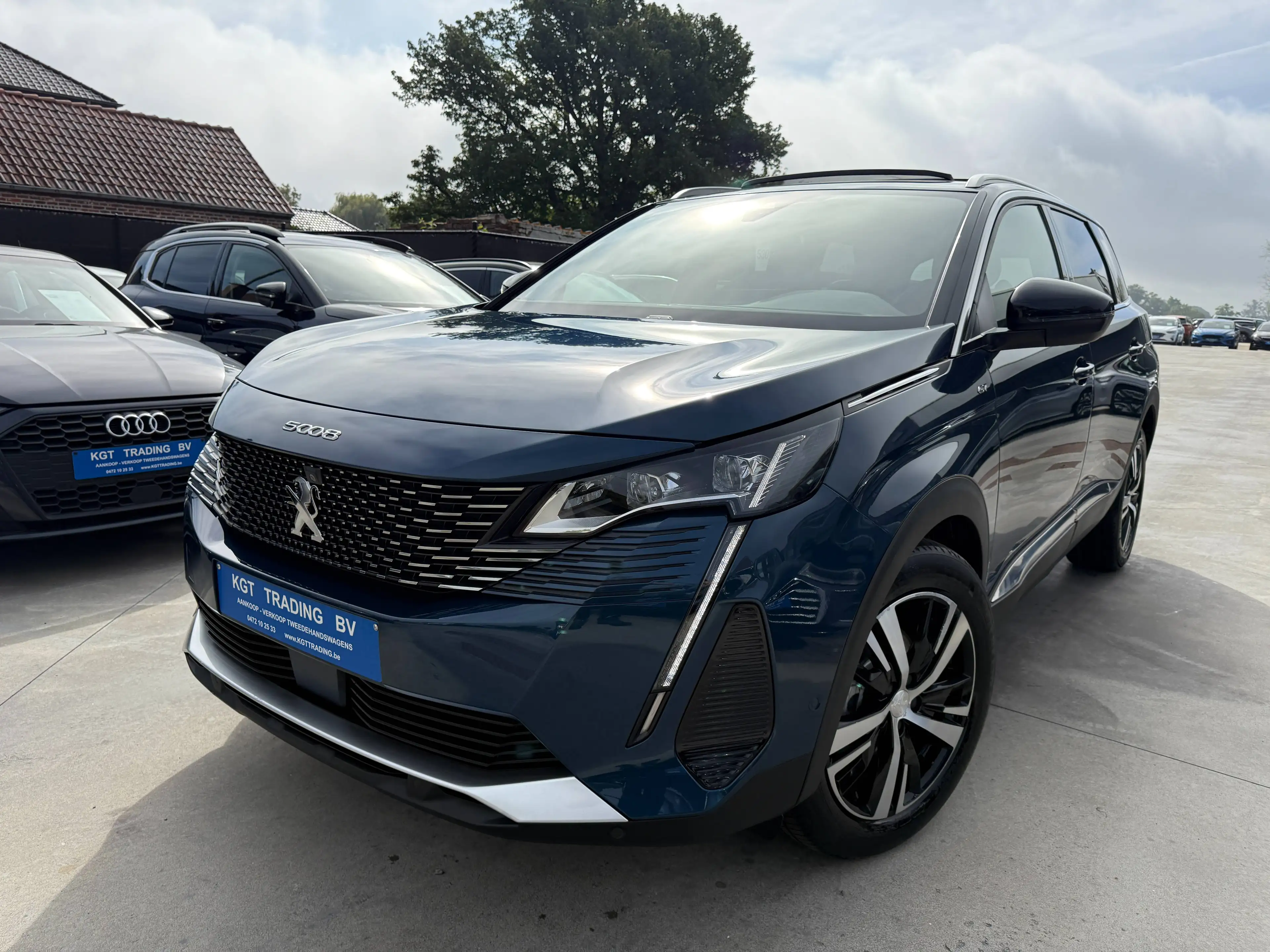 Peugeot 5008 1.2i 130PK GT-LINE 7 ZETELS OPENDAK ZWART LEDER NAVI CAMERA CARPLAY LED ALU