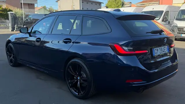 BMW 3 Series view 6