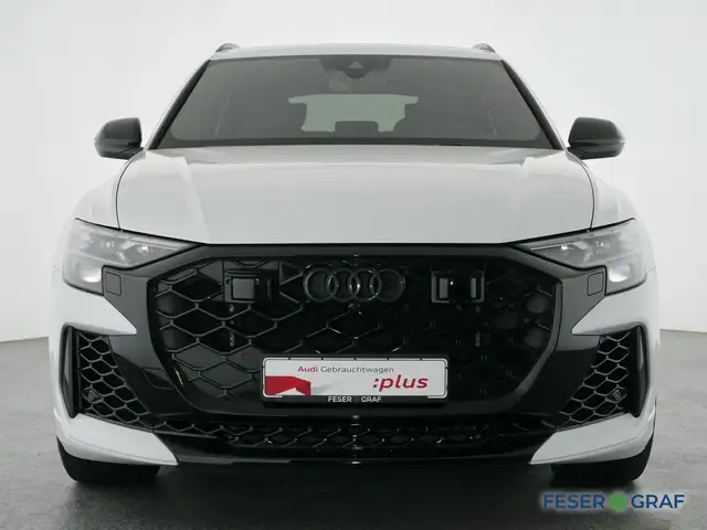 Audi RS Q8 view 13