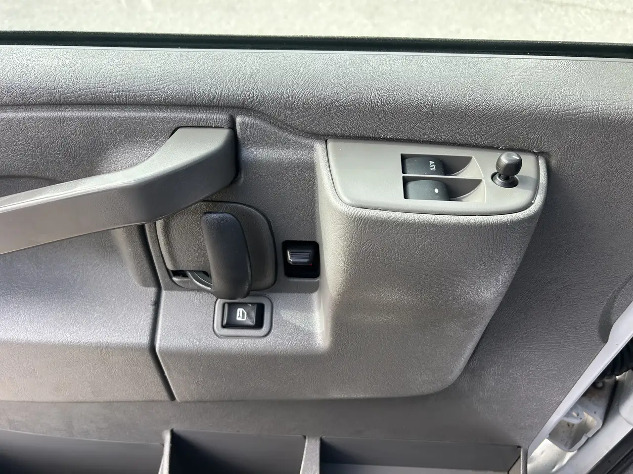 GMC Savana снимка GMC Savana