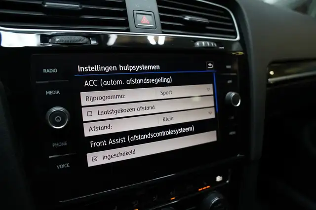 Volkswagen Golf view 17