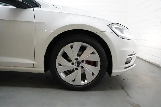 Volkswagen Golf view 9