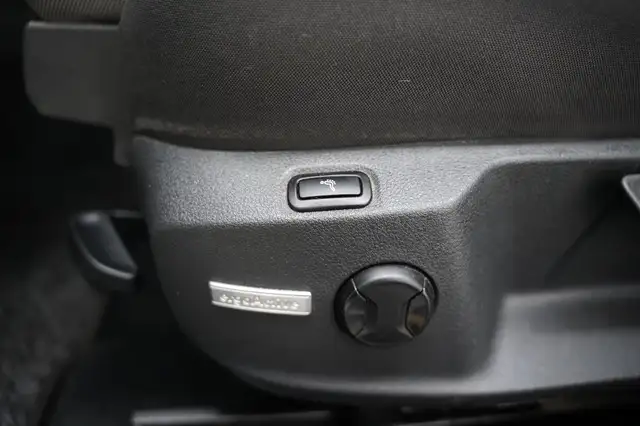 Volkswagen Golf view 13