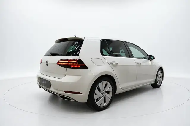 Volkswagen Golf view 6