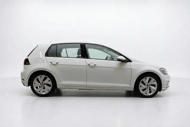 Volkswagen Golf view 4