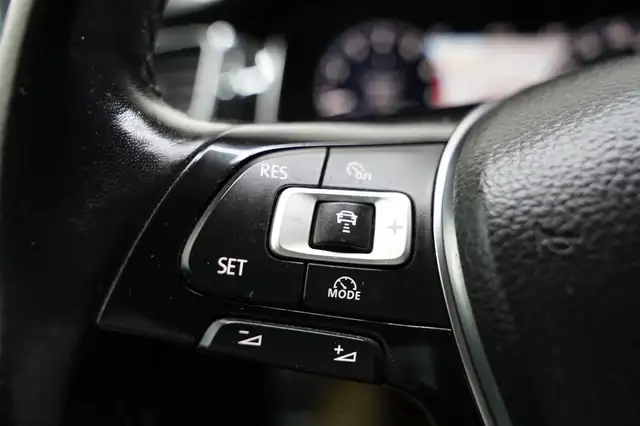 Volkswagen Golf view 19