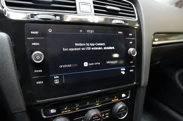 Volkswagen Golf view 16