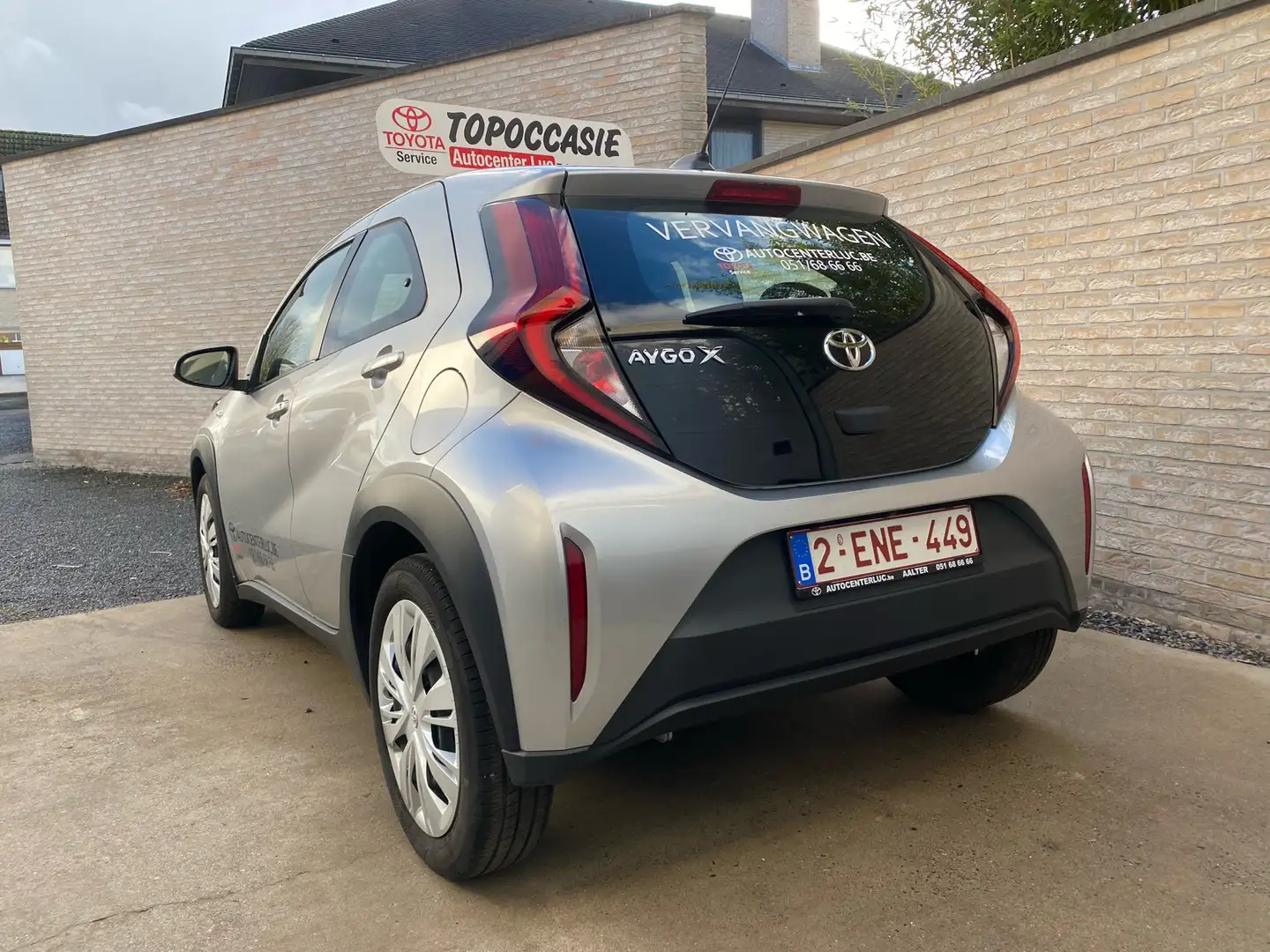 Toyota Aygo X 1.0i VVT-i X-play / € 12350+ / 9500 KM !!! Argent - 2