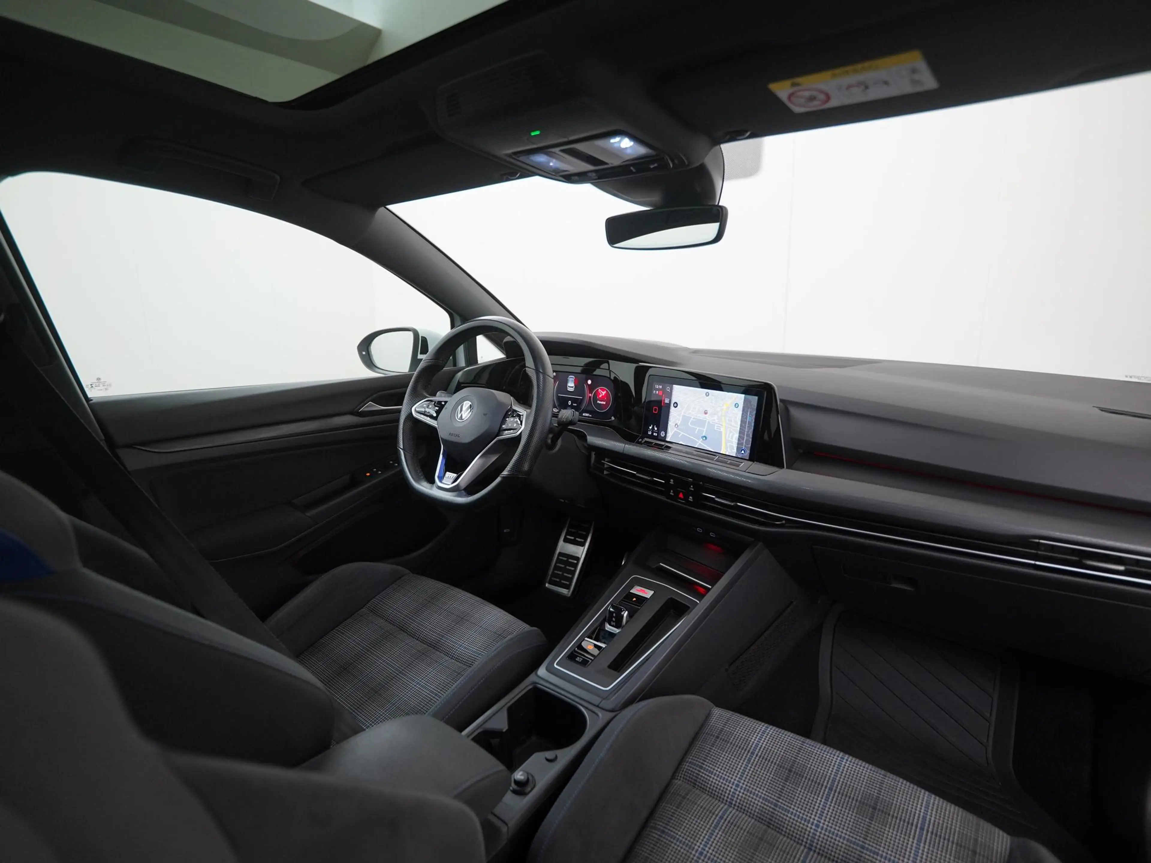 Volkswagen Golf GTE 1.4 eHybrid | Panoramadak | Head-up | IQ.Light | Z — photo 2