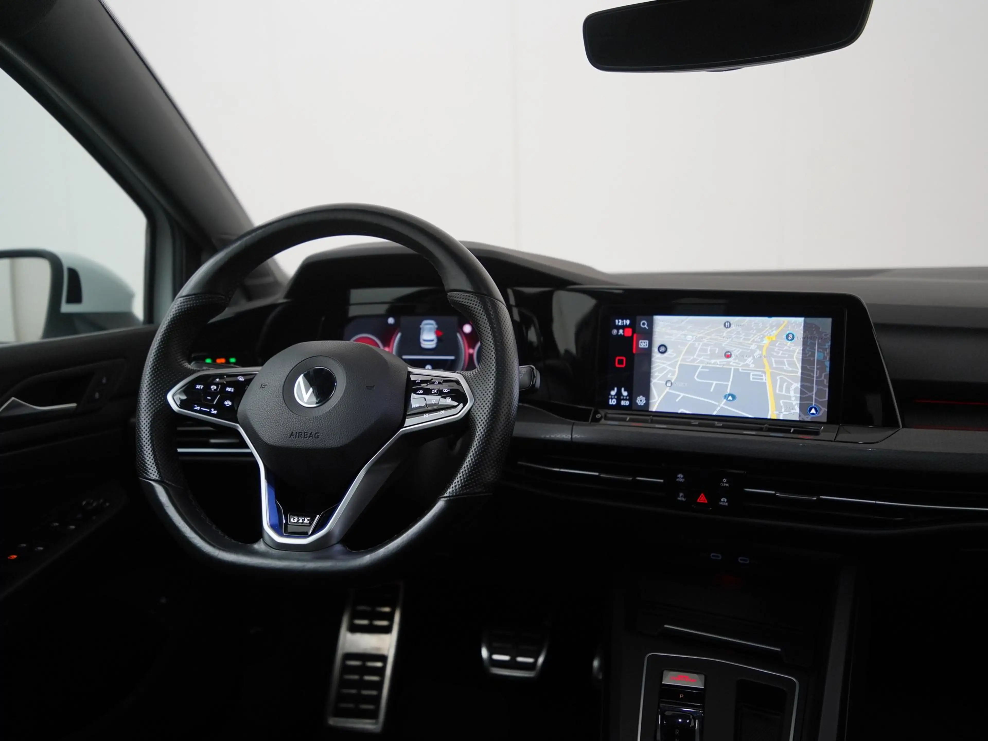 Volkswagen Golf GTE 1.4 eHybrid | Panoramadak | Head-up | IQ.Light | Z — photo 7