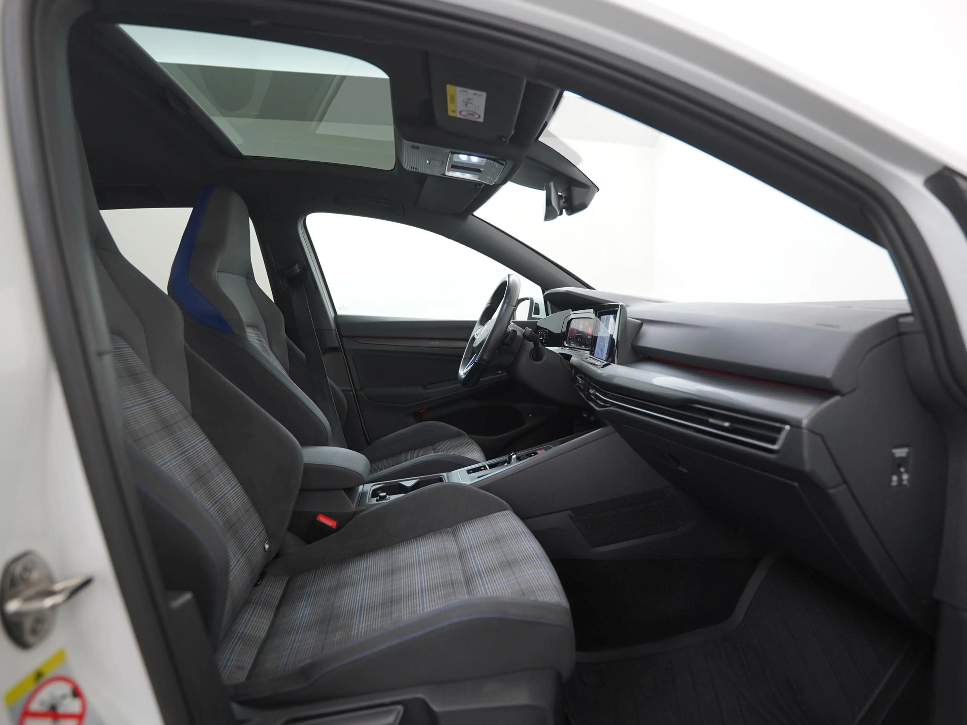 Volkswagen Golf GTE 1.4 eHybrid | Panoramadak | Head-up | IQ.Light | Z — photo 3