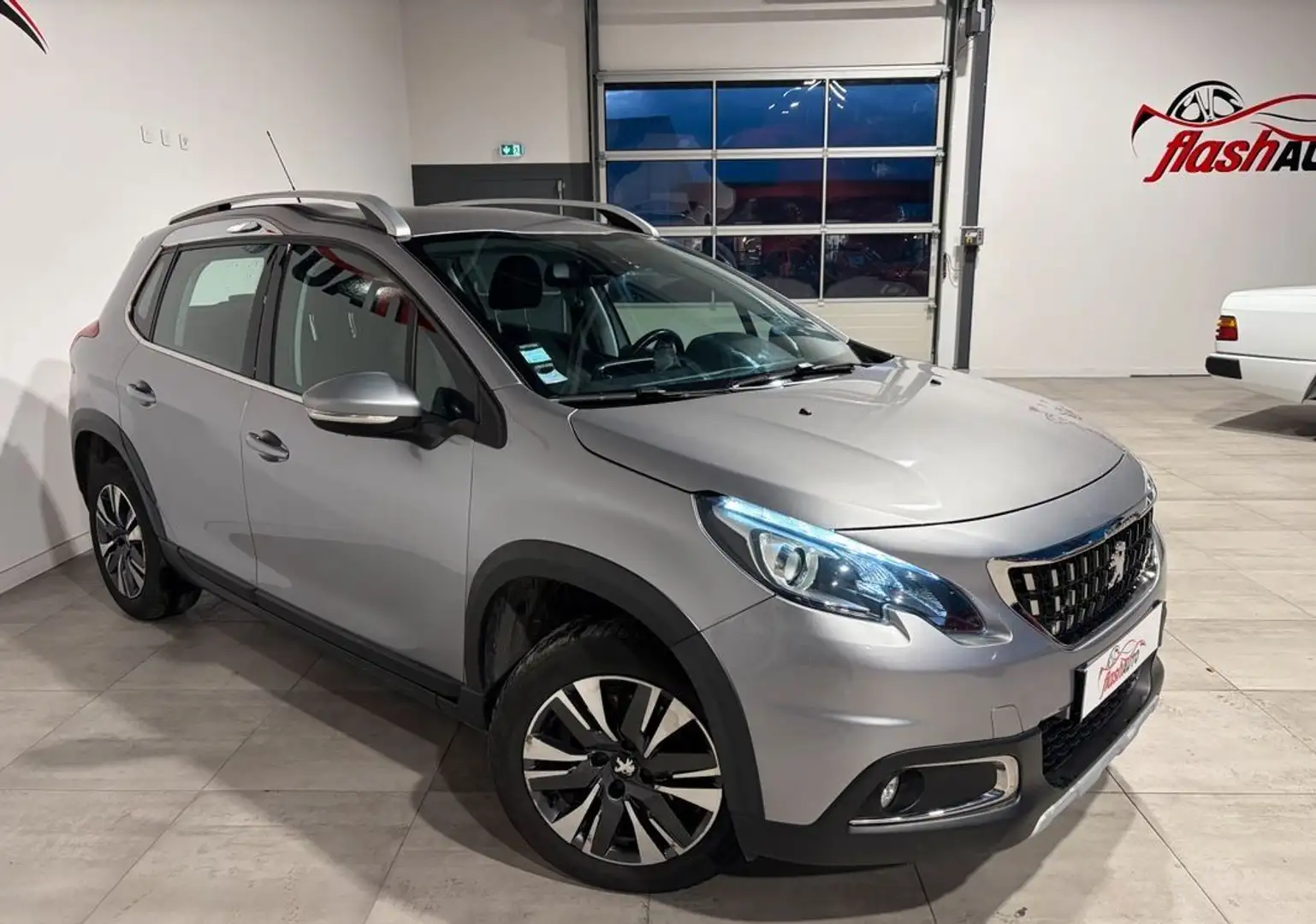 Peugeot 2008 THP S&S 110cv-2018 Gris - 2