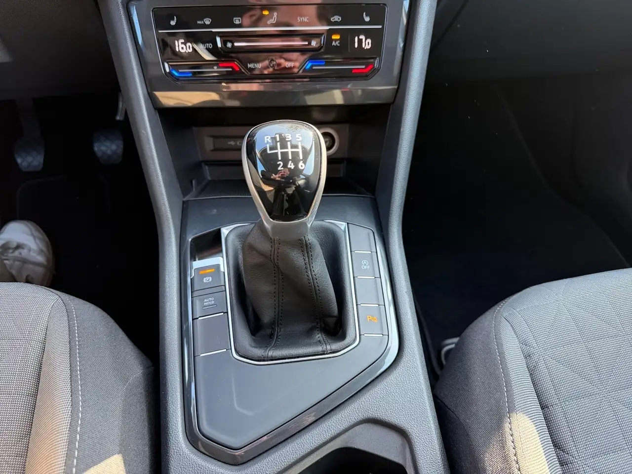 Volkswagen Tiguan 1.5 TSI LIFE +LED +ACC +NAVI +SHZ +17" +APP-CONN 20