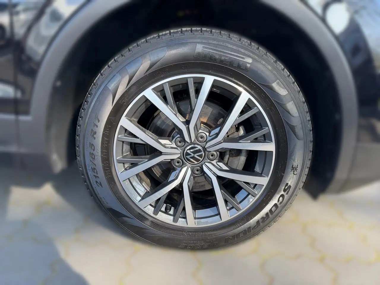 Volkswagen Tiguan 1.5 TSI LIFE +LED +ACC +NAVI +SHZ +17" +APP-CONN 7