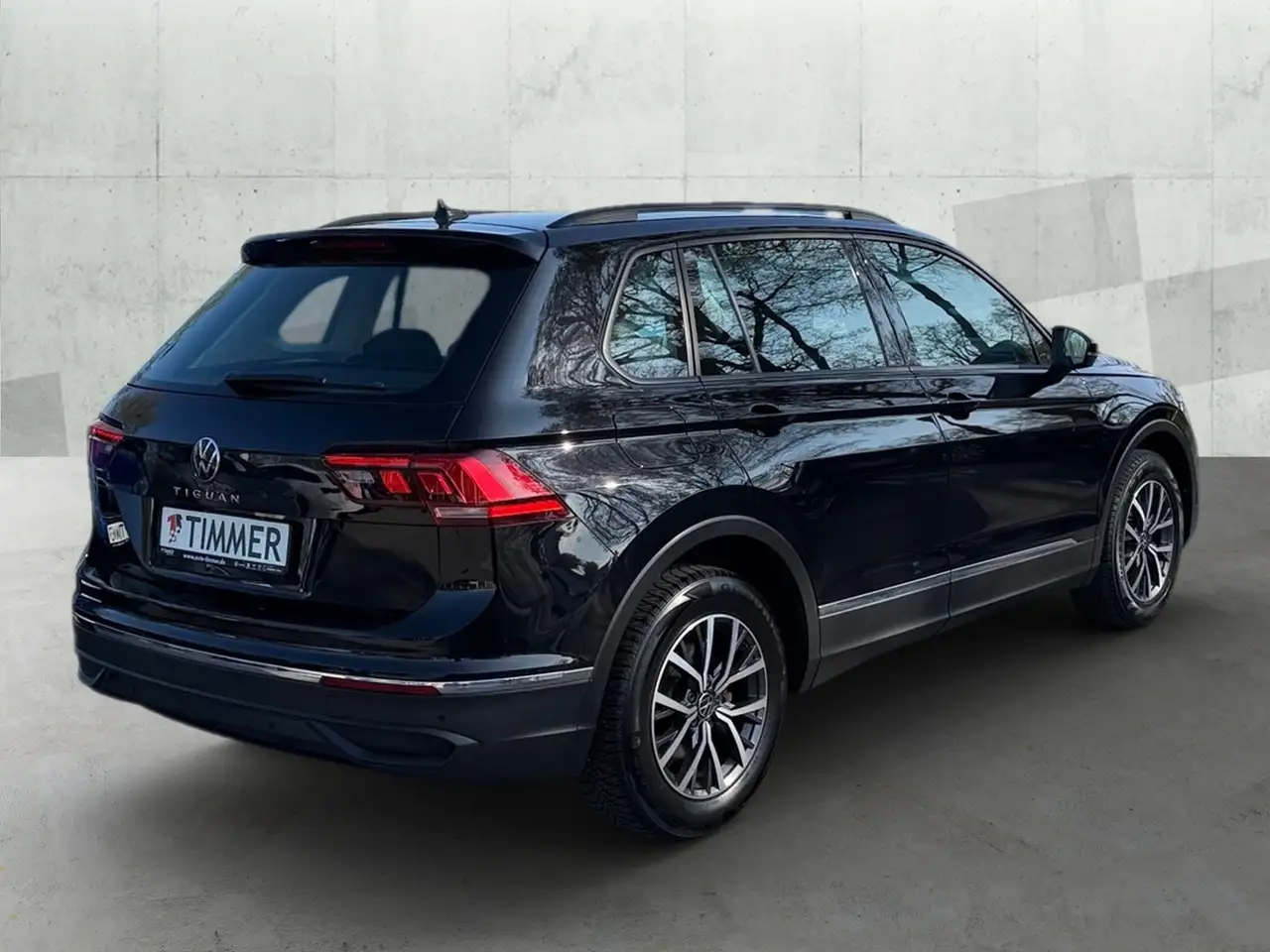 Volkswagen Tiguan 1.5 TSI LIFE +LED +ACC +NAVI +SHZ +17" +APP-CONN 4