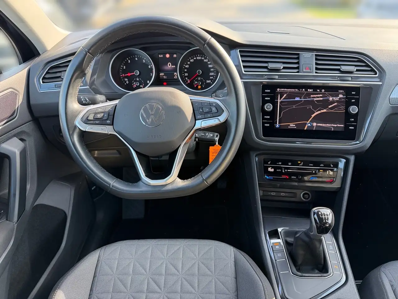 Volkswagen Tiguan 1.5 TSI LIFE +LED +ACC +NAVI +SHZ +17" +APP-CONN 11