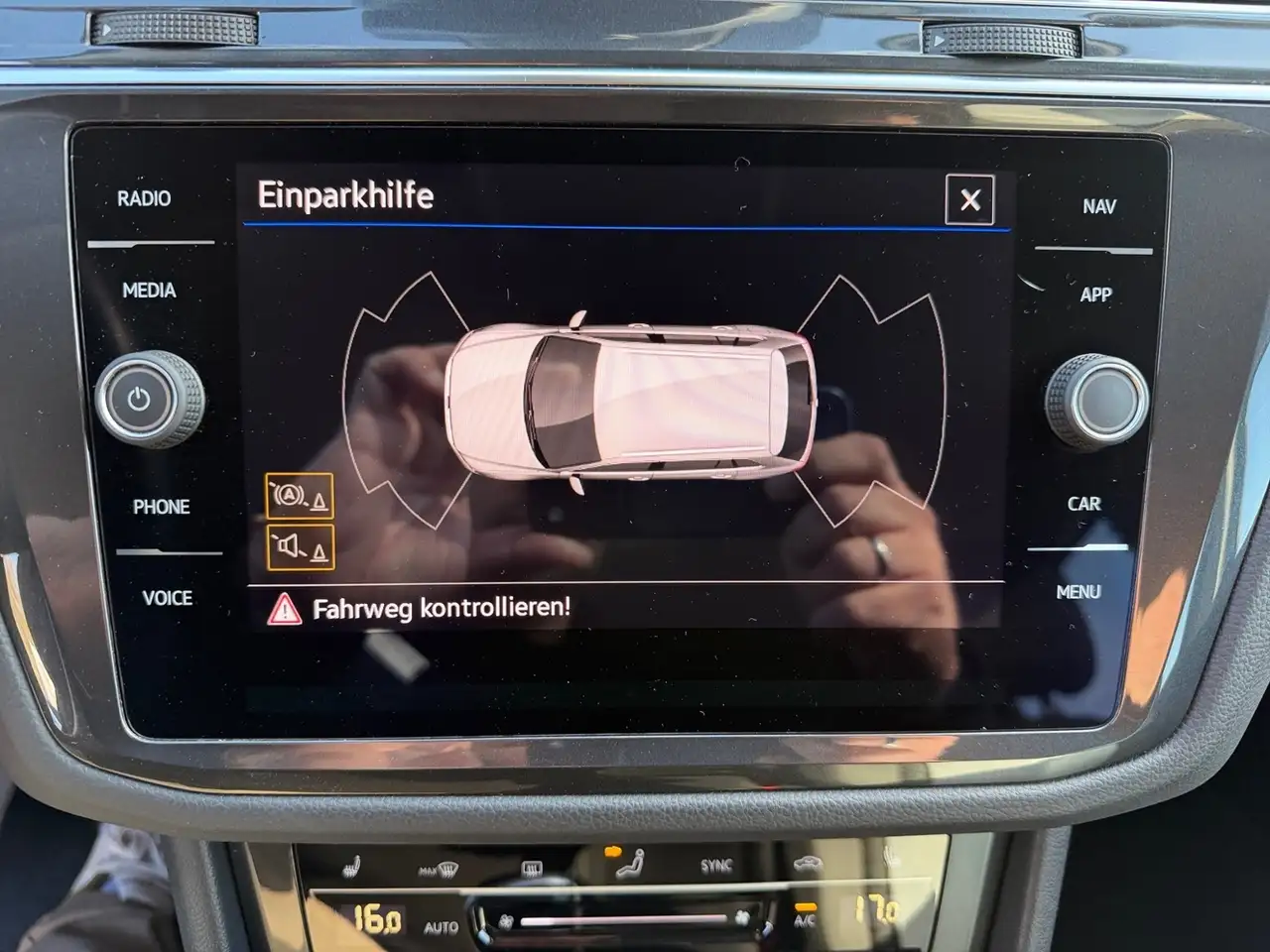 Volkswagen Tiguan 1.5 TSI LIFE +LED +ACC +NAVI +SHZ +17" +APP-CONN 13