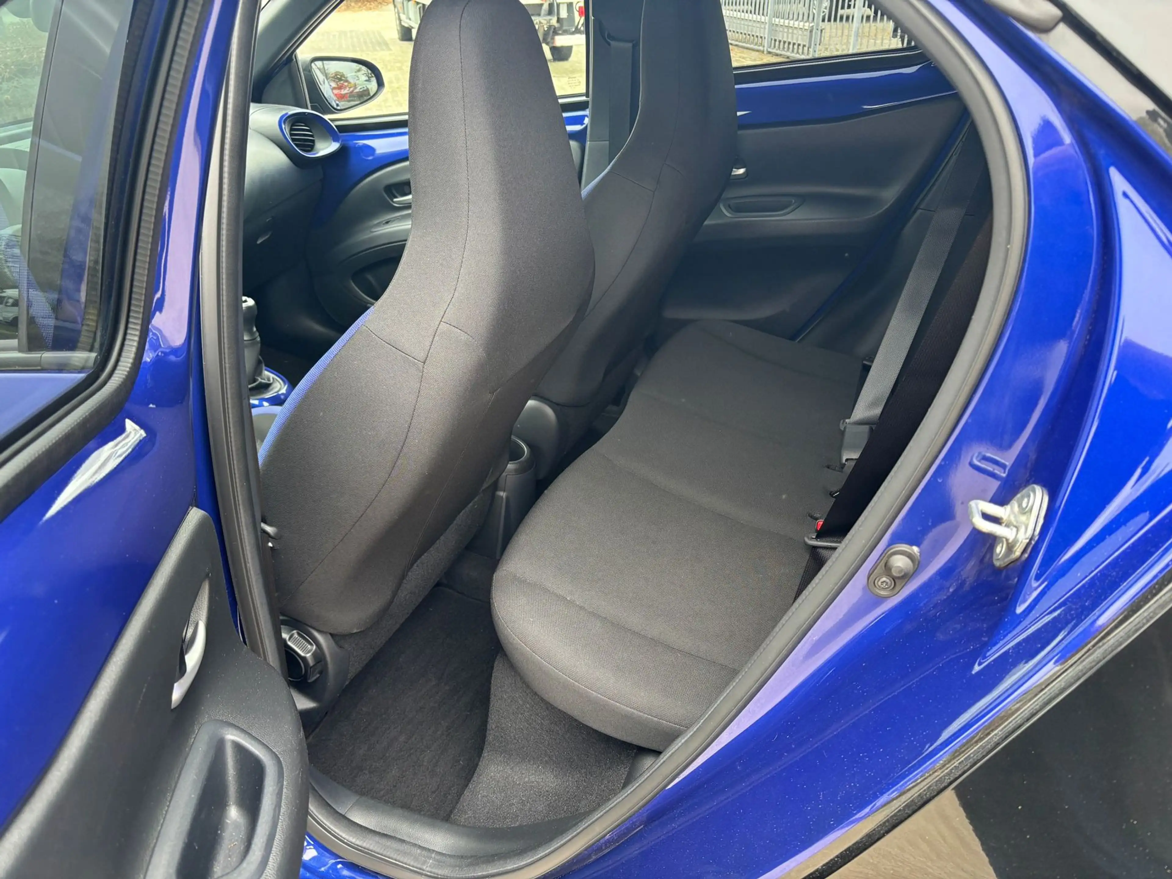 Toyota Aygo X 1.0 VVT-i MT first |Stoelverwarming|Keyless entry — photo 10